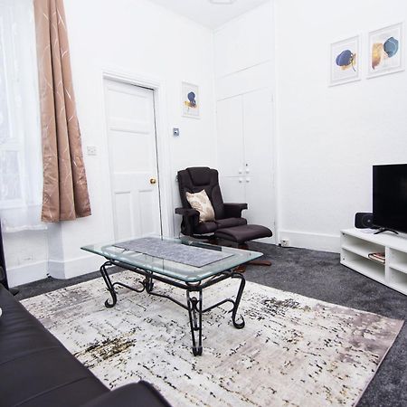 The Summit Apartment - Large 1 bedroom Condo in Aberdeen Westend with Free Parking Buitenkant foto